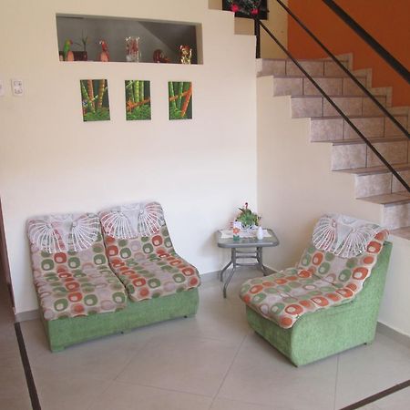 Residencia Casa Linda Hotel Iquitos Exterior photo